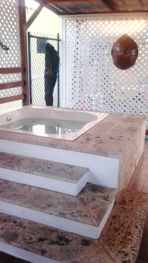 Indoor spa tub