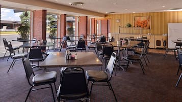 Free daily cooked-to-order breakfast