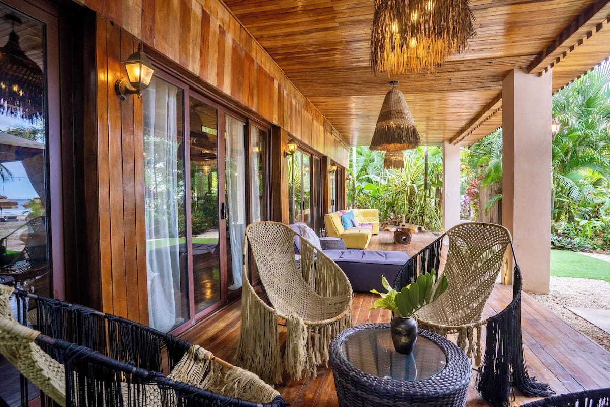 3 Bedrooms Beach Front Villa | Terrazza/patio
