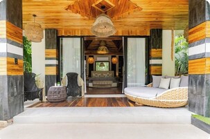 Luxury Pool front Bungalow | Terrace/patio