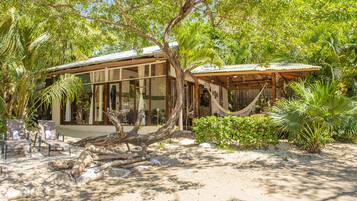 2 Bedroom Luxury Beachfront Villa | Terrace/patio