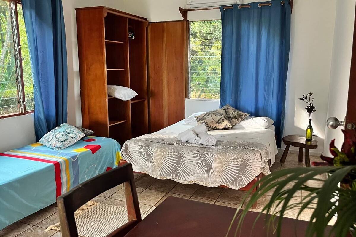 Premium bedding, cribs (free), rollaway beds (free), WiFi (free)