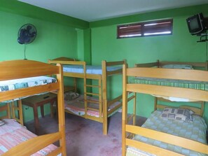 Shared Dormitory | In-room safe, free WiFi