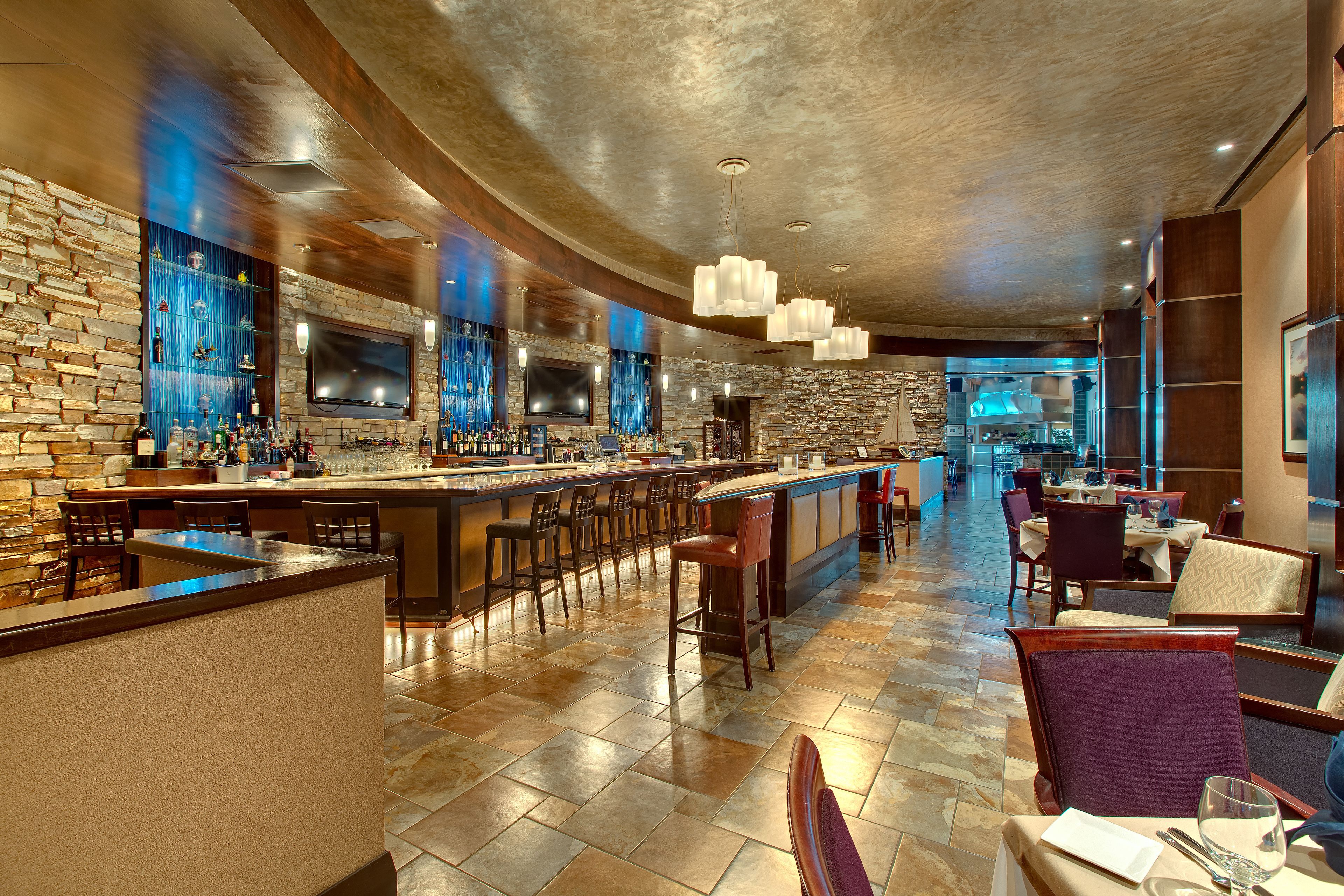 3 Bars/Lounges