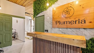 Tratamentos corporais, massagens com pedras quentes
