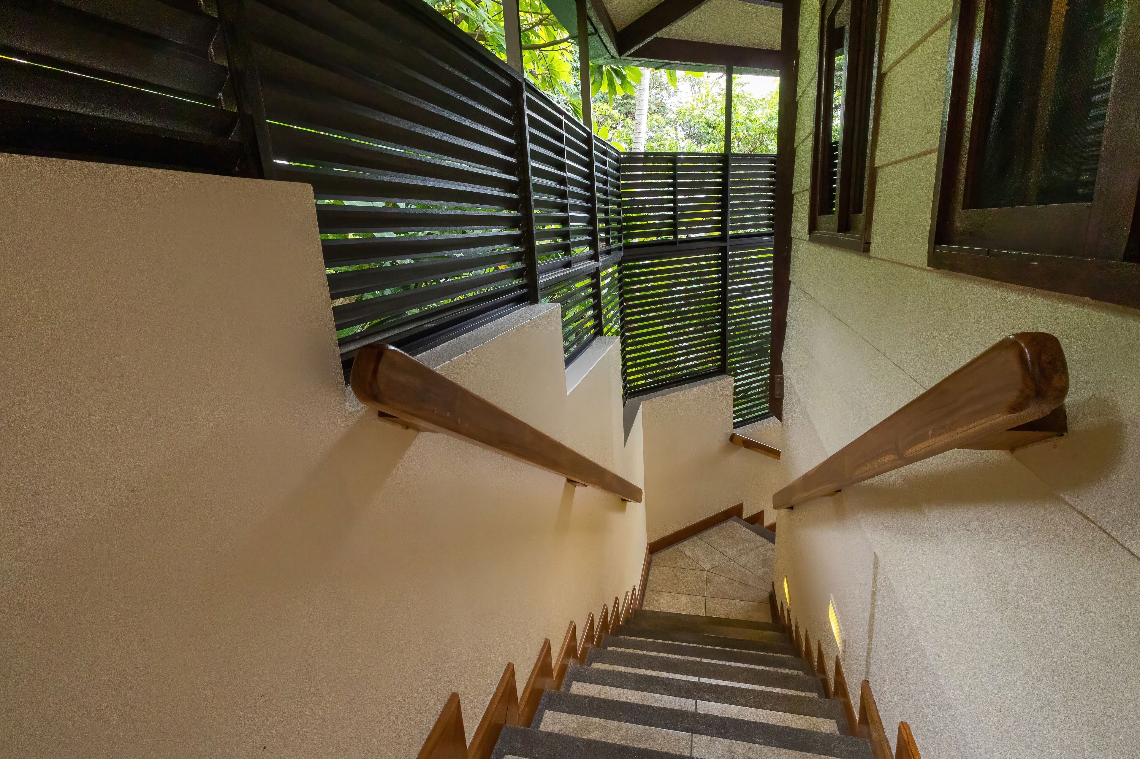 casa de las flores | in-room safe, iron/ironing board, free wifi, bed sheets