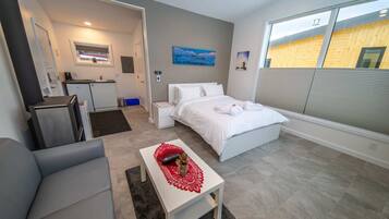 Deluxe Chalet, 1 Queen Bed, Garden Area | Premium bedding, memory foam beds, individually decorated