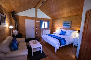 Premium Cabin, 2 Twin Beds, Ensuite, Garden Area | 1 bedroom, premium bedding, memory foam beds, individually decorated