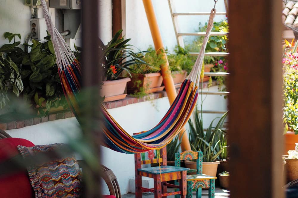 Yellow House - Hostel