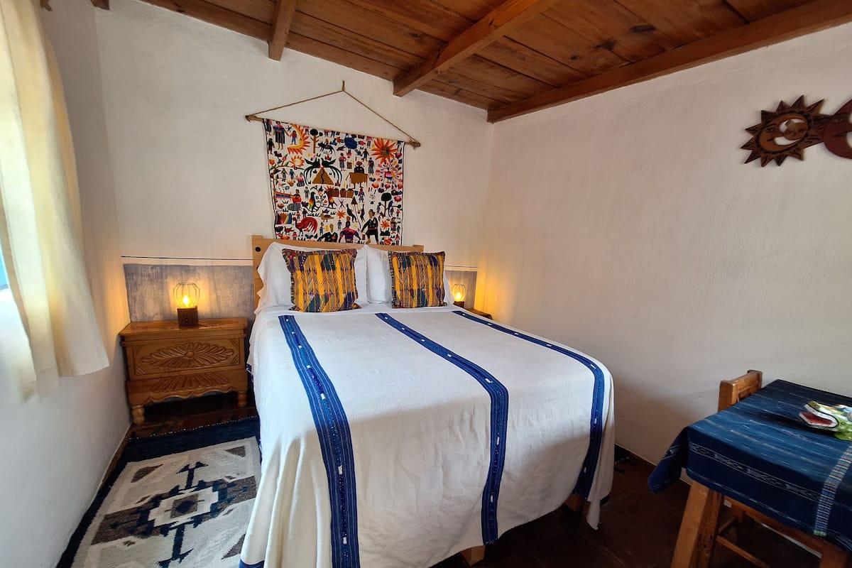 Standard Double Room, 1 Double Bed, Shared Bathroom, Mountain View | Hypo-allergenic bedding, free WiFi, bed sheets