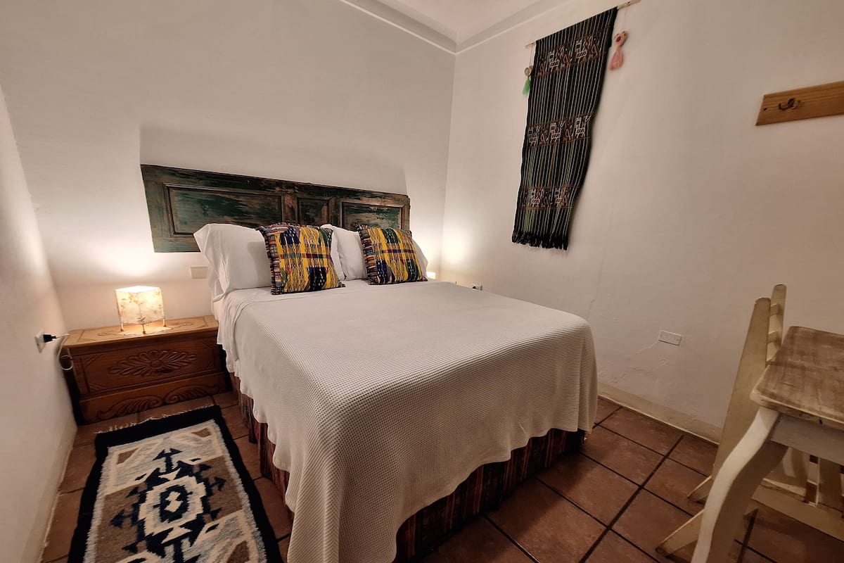 Kamar Double Ekonomi | Seprai antialergi, Wi-Fi gratis, dan seprai linen