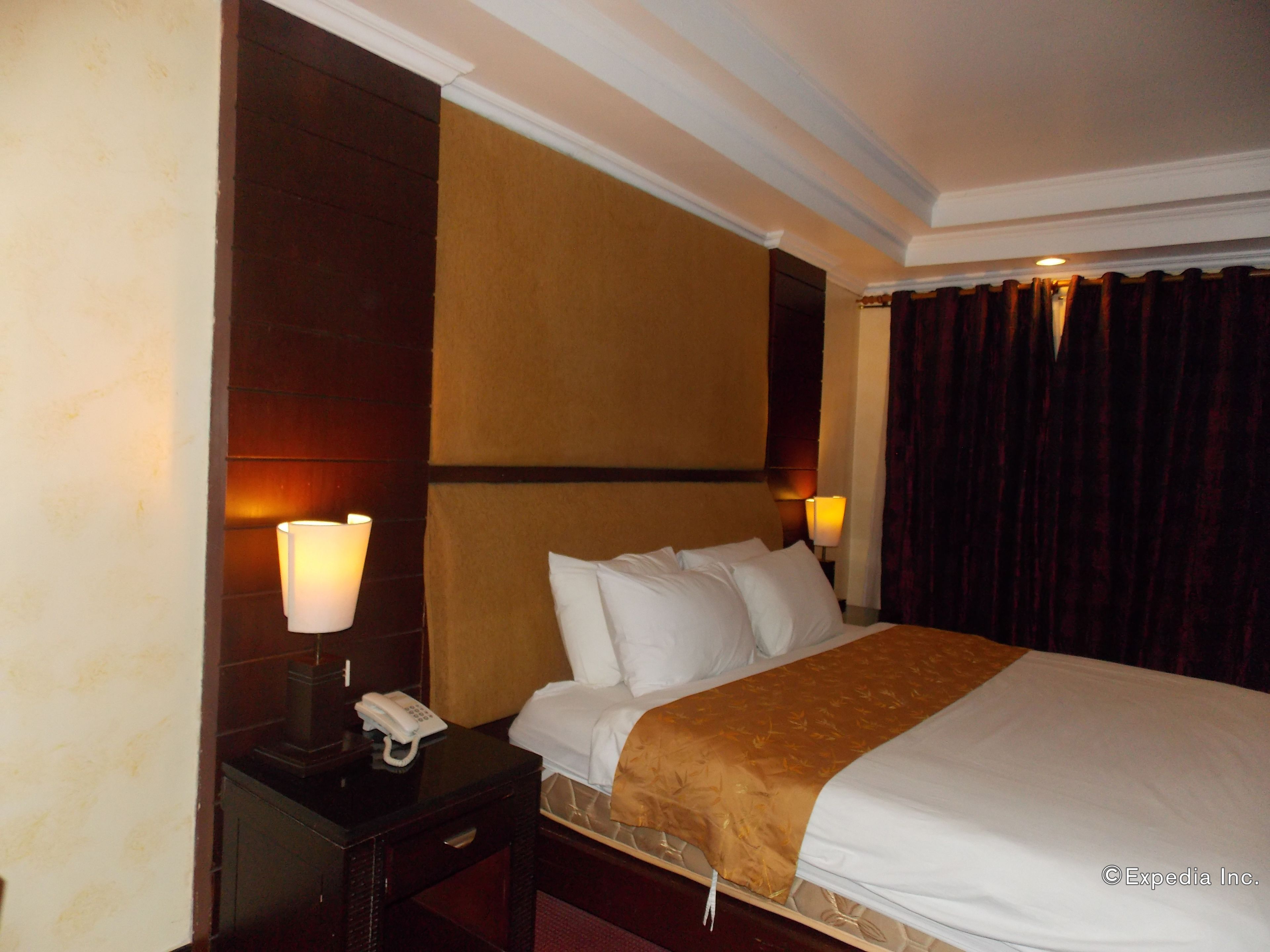 Junior Suite | Minibar, in-room safe, desk, free WiFi