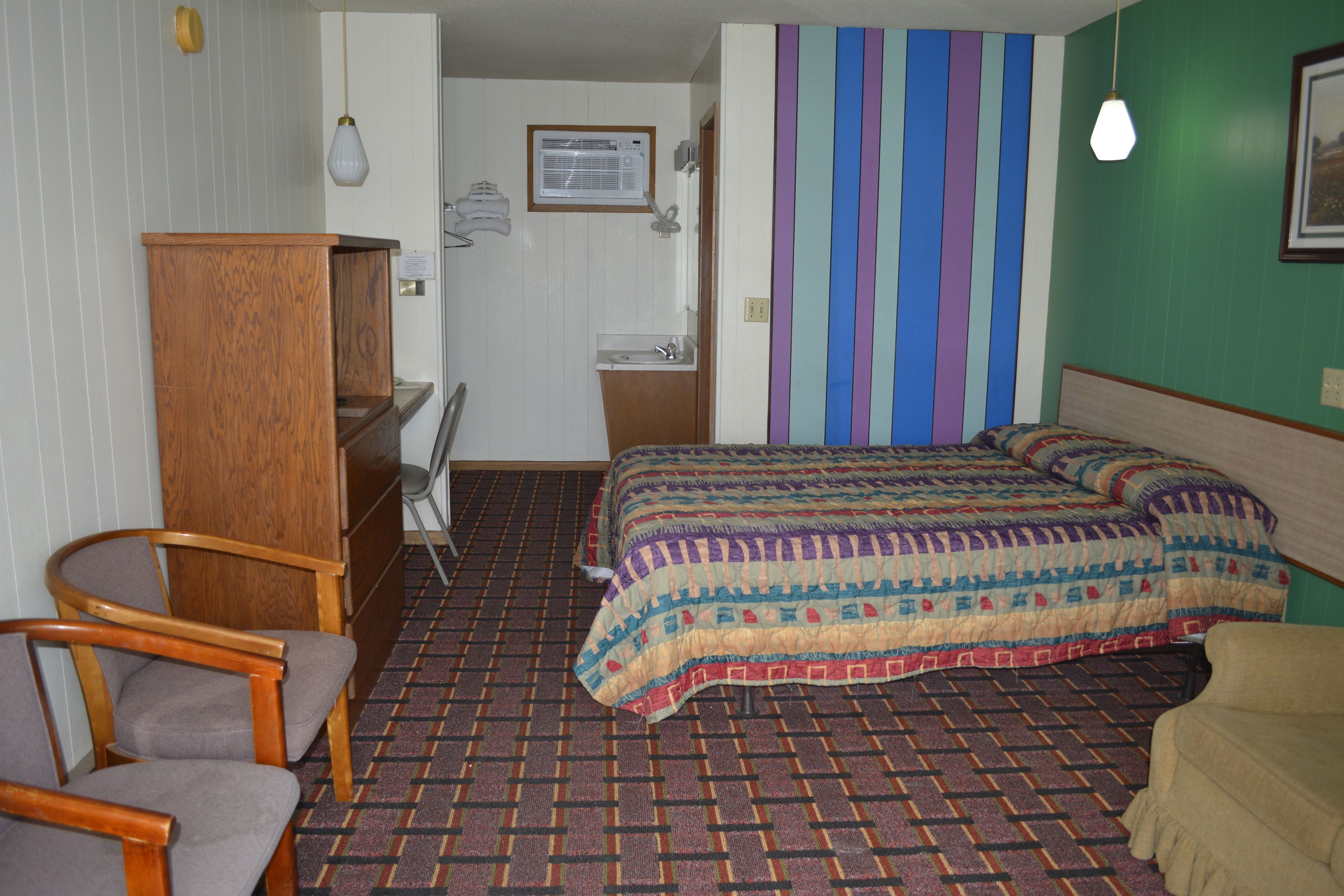 Edgetowner Motel — photo 13
