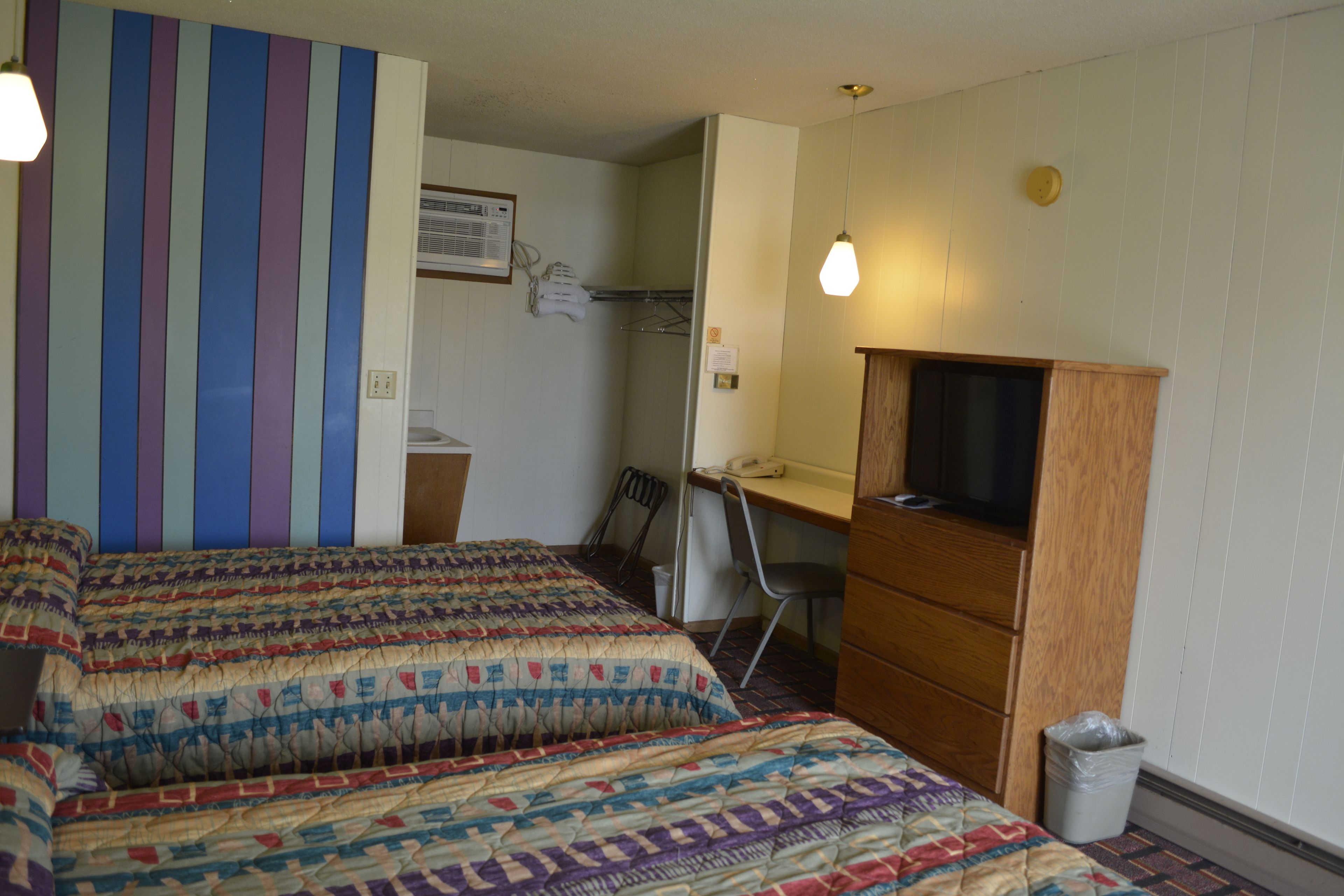 Edgetowner Motel — photo 8