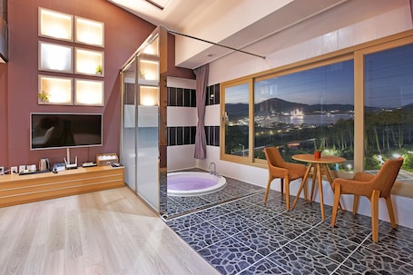 Royal Duplex (No Breakfast on Monday & Tuesday) | Living area. Dome Hotel Geoje