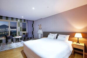 Deluxe Double Room, 1 Double Bed | Free WiFi, bed sheets - Dome Hotel Geoje (Geoje)