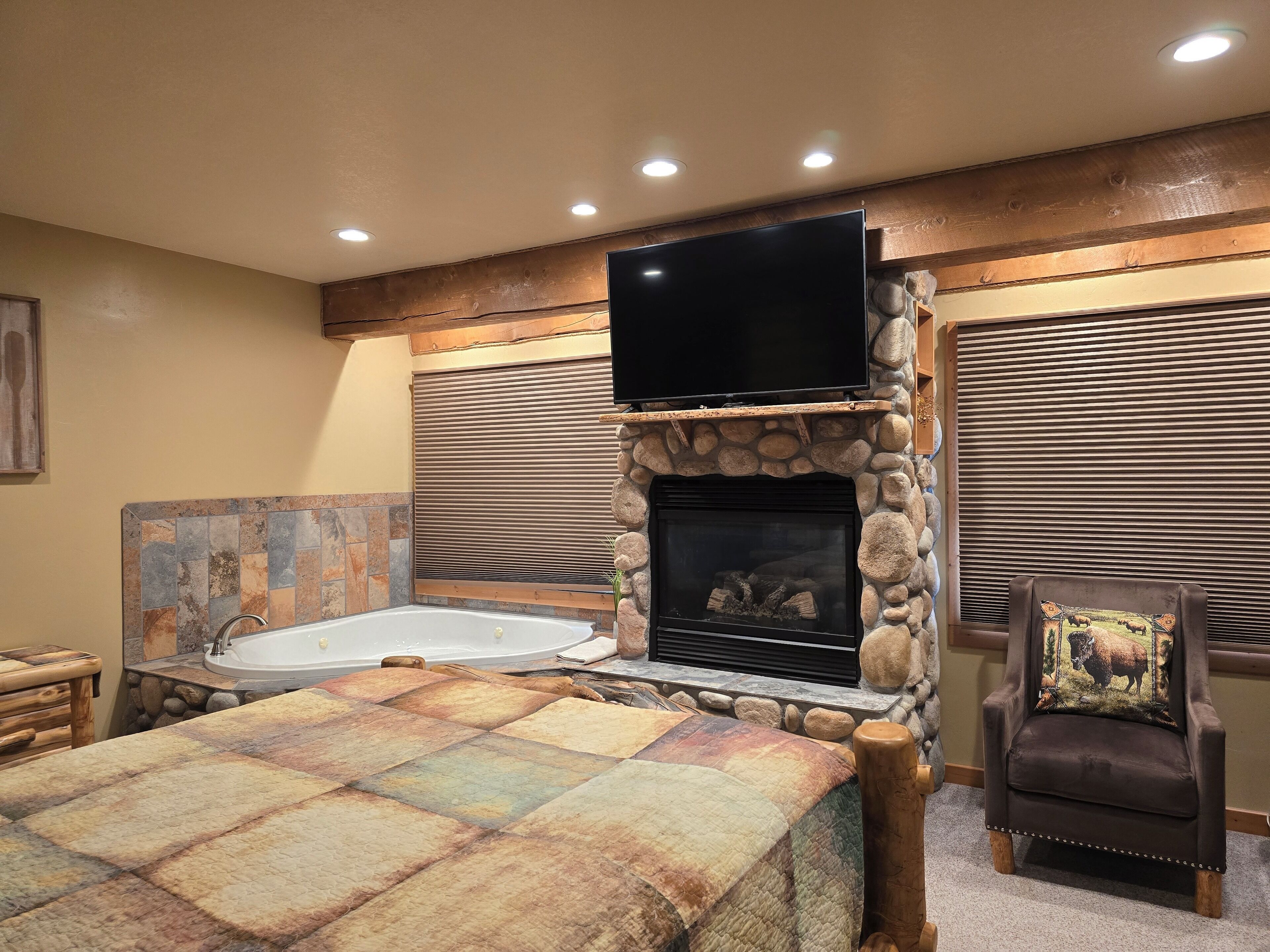 5. Mt. Oxford Room | Premium bedding, Tempur-Pedic beds, individually decorated