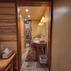 5. Mt. Oxford Room | 高档床上用品、泰普尔床垫、特色装修、特色家居