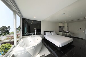 Standard Tek Büyük Yataklı Oda | Güneşlik/perde, ücretsiz kablosuz İnternet, çarşaf takımı 