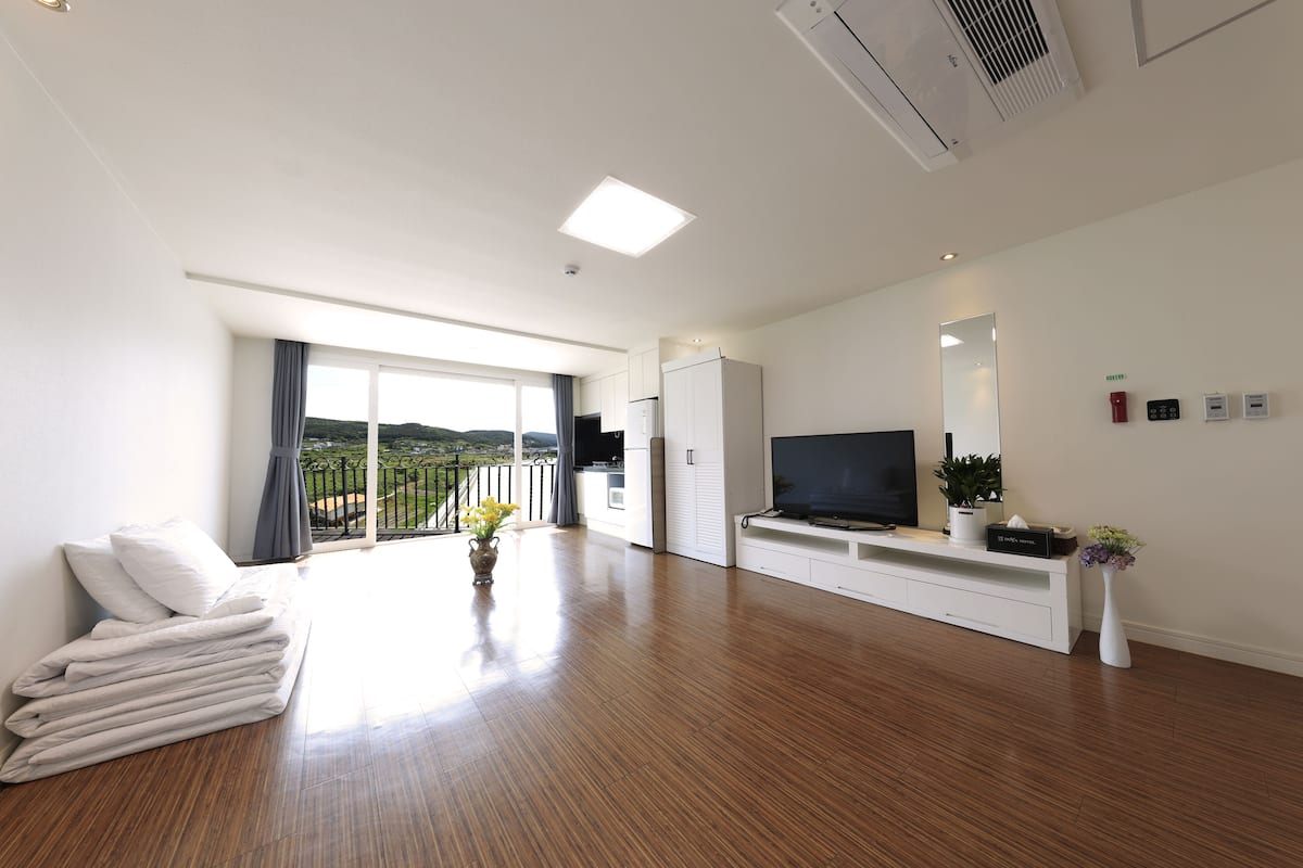 Traditional Room (Annex Building) | Blackout drapes, WiFi (free), bed sheets