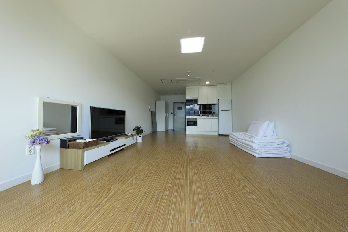 traditional room (main building) | blackout curtains, free wifi, bed sheets