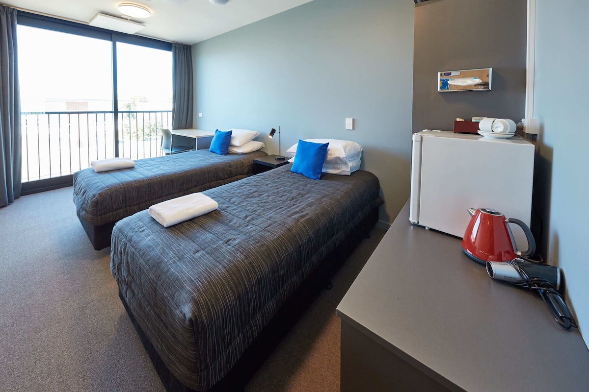 Twin, Shared Bathroom | Iron/ironing board (on request), WiFi (free), bed sheets
