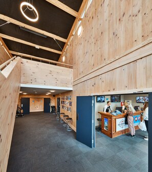 Billiards - All Stars Inn - Hostel & Hotel Accommodation (Christchurch)