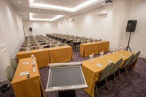 สถานที่จัดงานประชุม