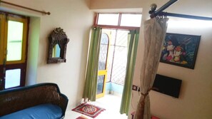 Quarto luxo | Banheiro | Chuveiro, produtos de toalete grátis, toalhas de banho 