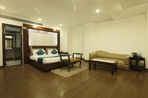 Deluxe Double Room, 1 Double Bed, Refrigerator - Skon Boutique Hotel (New Delhi)