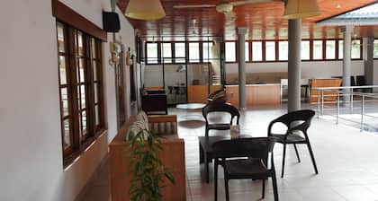 Paradise Inn