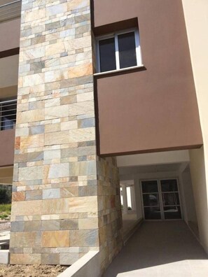 Exterior - Niro Apartments (Polis)