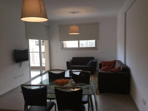 Flat-screen TV - Niro Apartments (Polis)