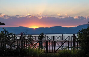 Terrace/patio - KMA Inle Hotel (Nyaungshwe)