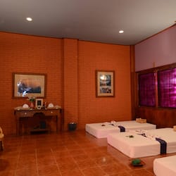 Facials, massage/treatment rooms