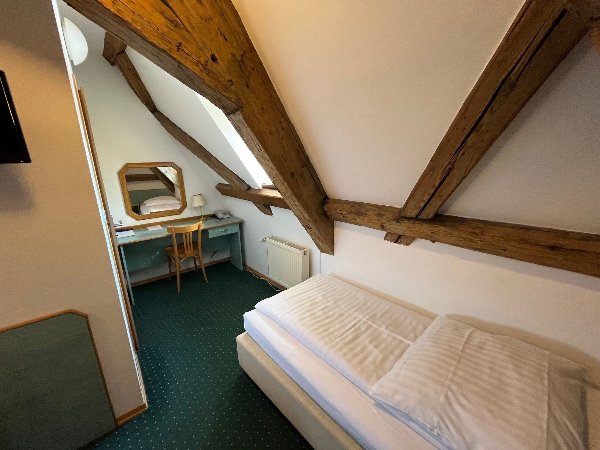 triple room | in-room safe, desk, iron/ironing board, free wifi