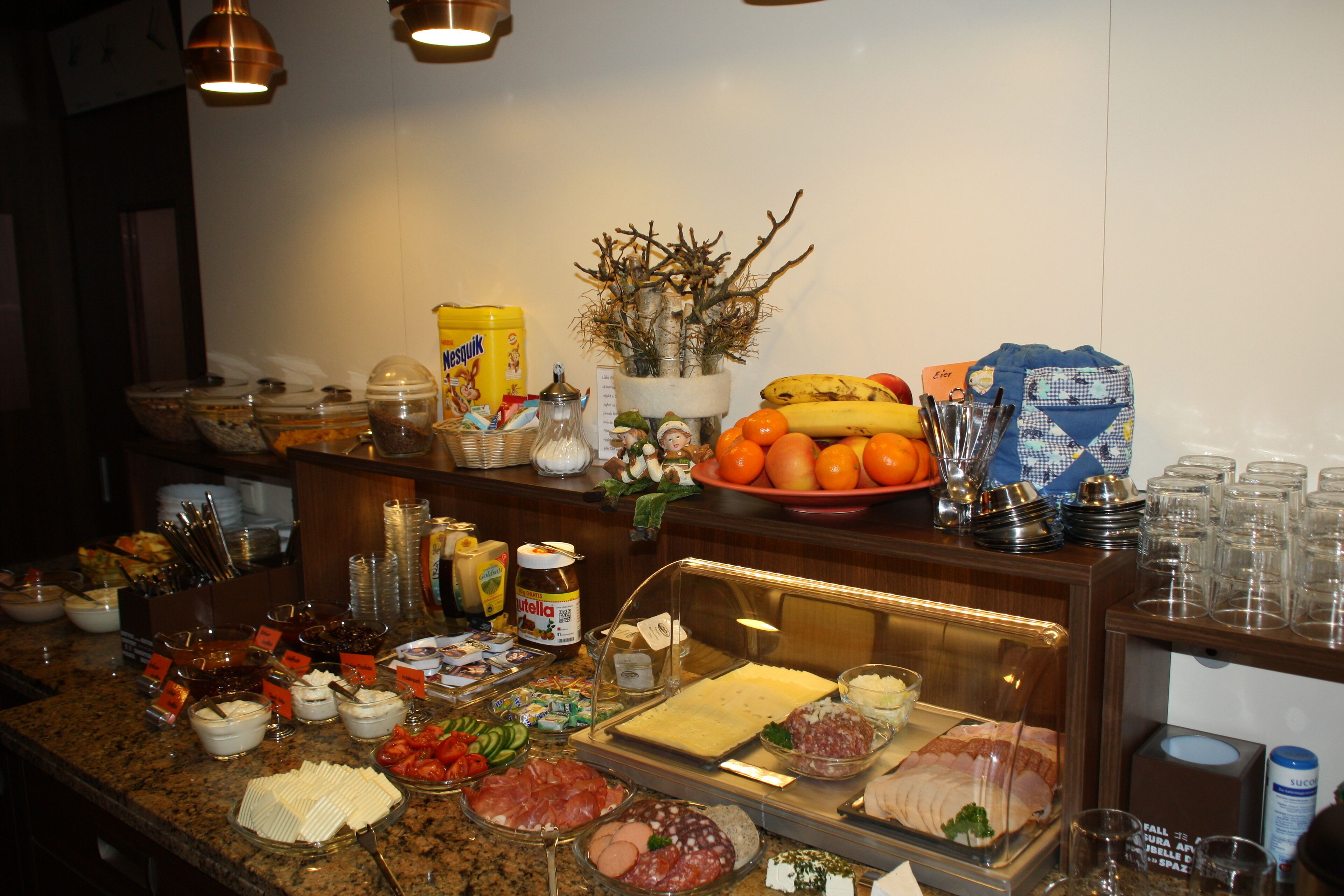 Desayuno buffet diario (EUR 10 por persona)