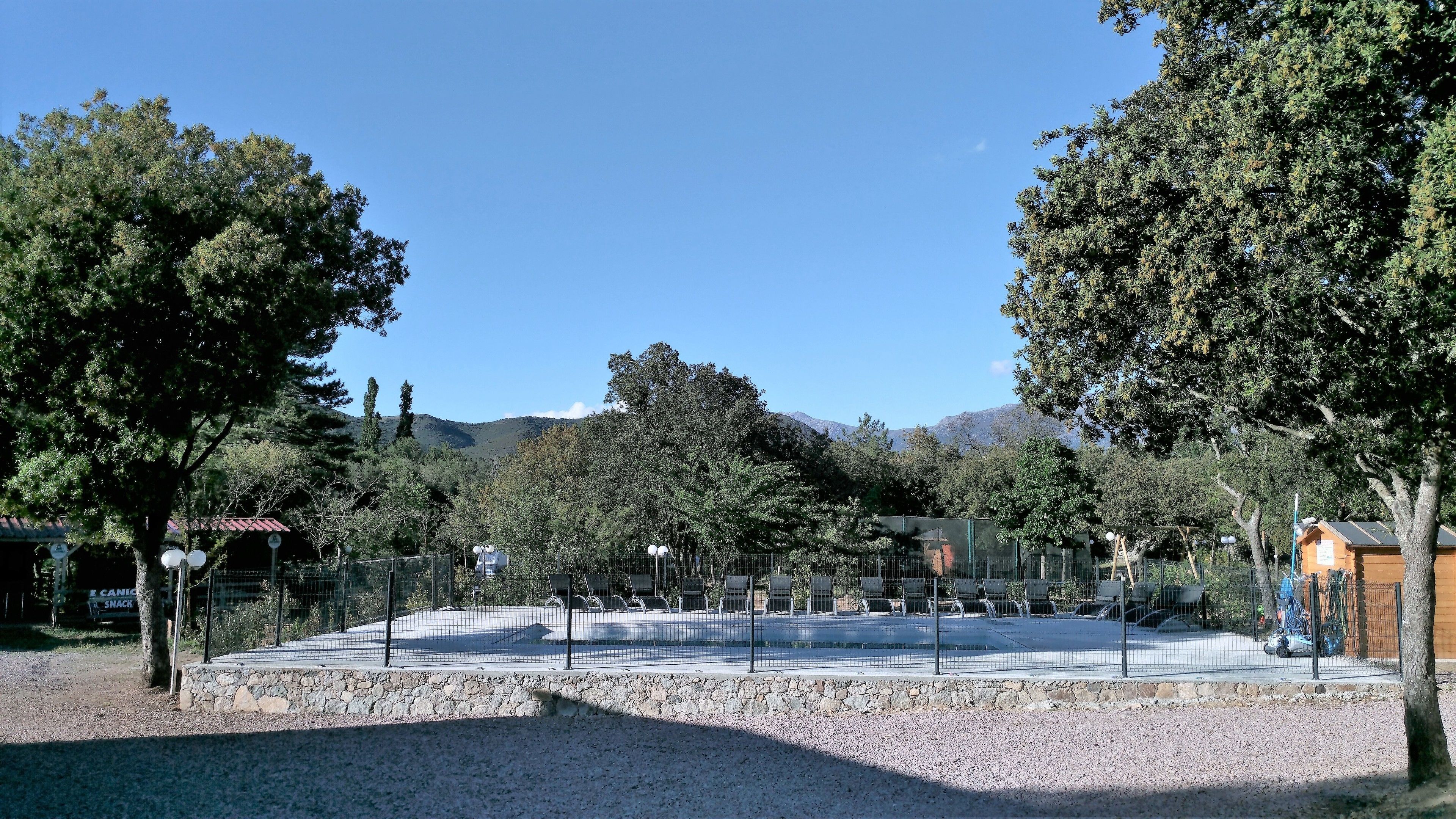 2 outdoor pools, a natural pool