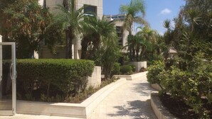 One Bedroom Apartment With Sea View | 1 bedroom, premium bedding, desk, soundproofing - Nomi Suites (Herzliya)