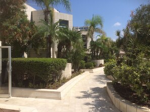 One Bedroom Apartment With Sea View | 1 bedroom, premium bedding, desk, soundproofing - Nomi Suites (Herzliya)