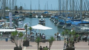 1 bedroom, premium bedding, desk, soundproofing - Nomi Suites (Herzliya)