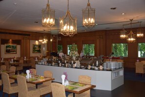 Restaurant - Ariston Hotel (Bangkok)