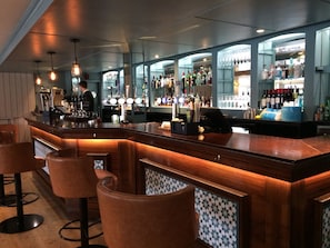 Bar (en la propiedad)