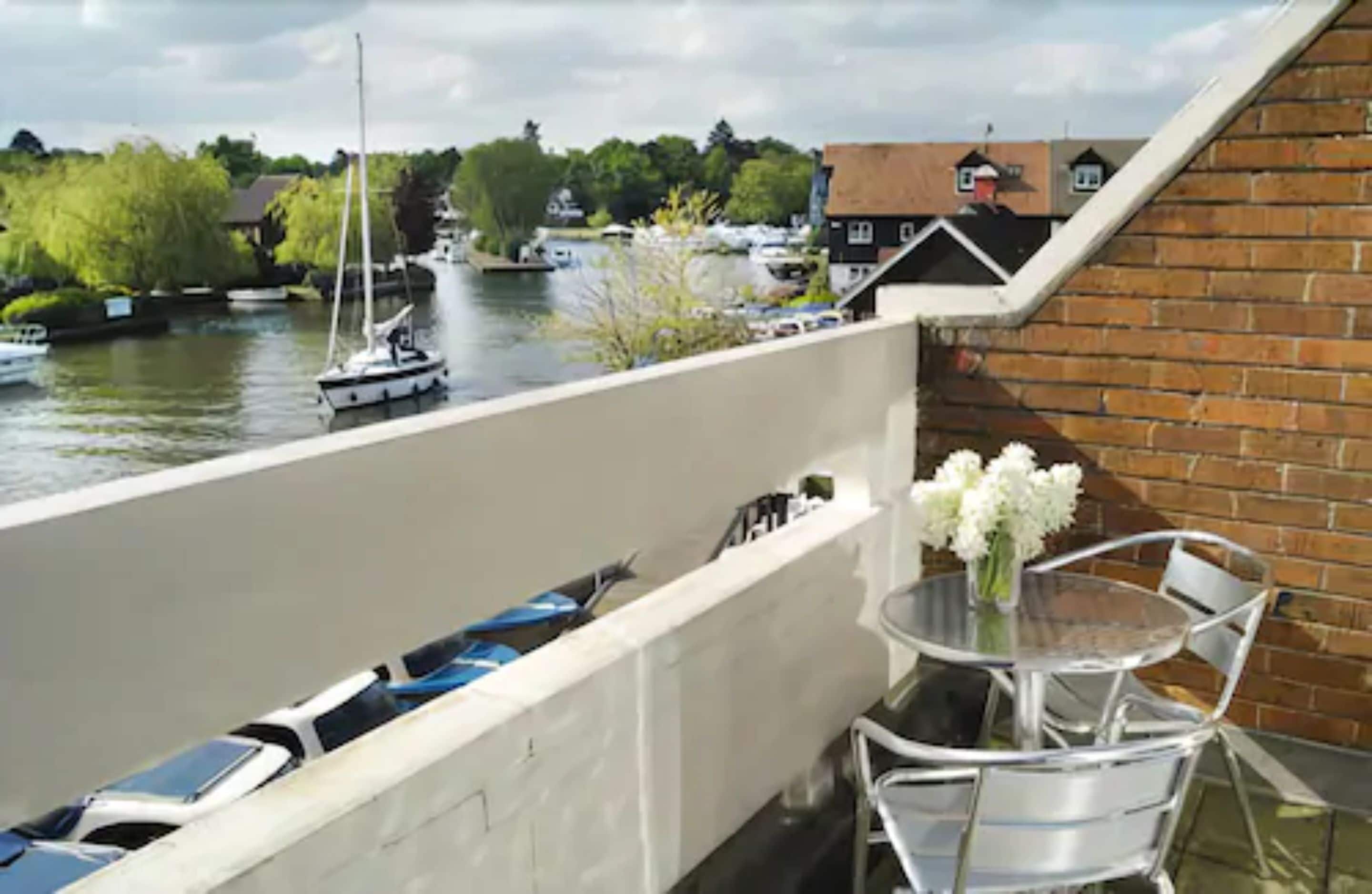 ห้องซูพีเรียดับเบิล, เตียงคิงไซส์ 1 เตียง, วิวแม่น้ำ | วิวจากห้องพัก