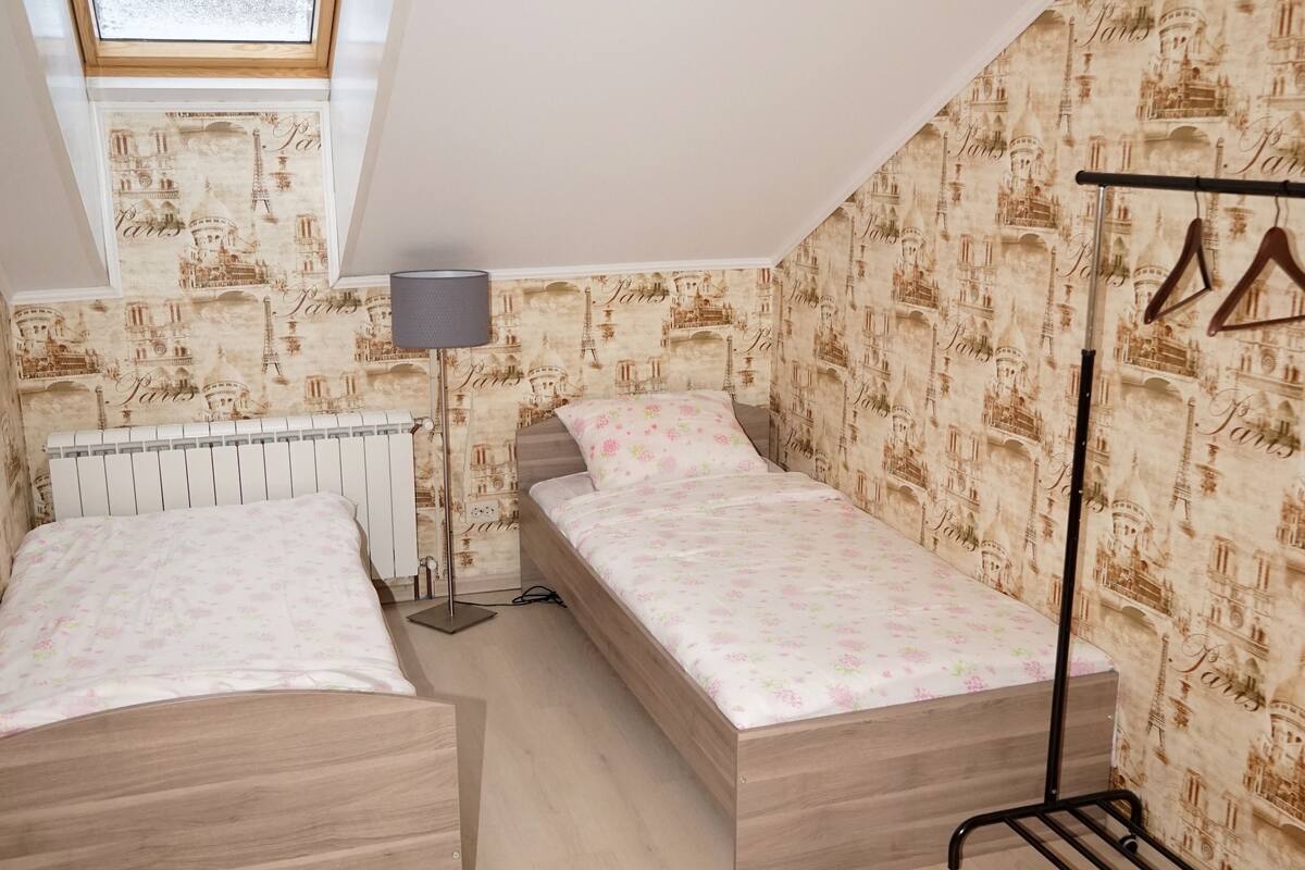 Economy-Zimmer | Zimmersafe, schallisolierte Zimmer, Zustellbetten, kostenloses WLAN