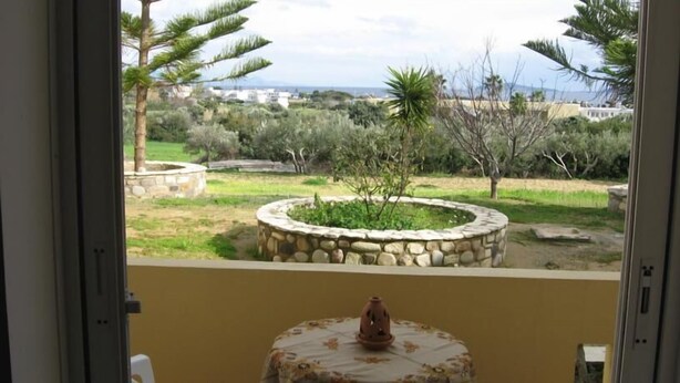 Unclassified image, 1 of 27, button - Vasilis Studios (Kos)