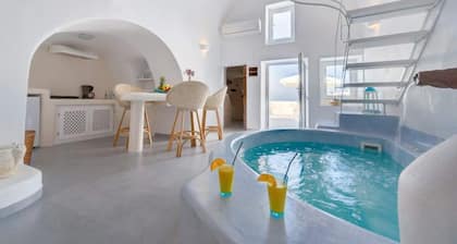 Fira white residence