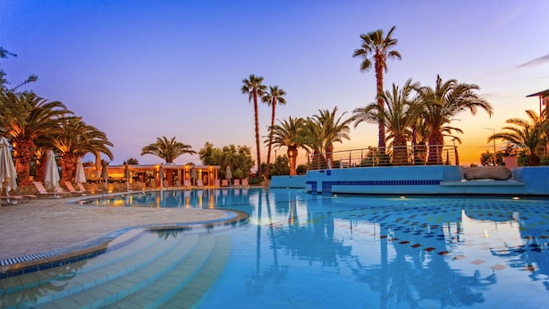 Outdoor pool, open 10 AM to 7 PM, pool umbrellas, sun loungers - Lagomandra Hotel & Spa (Sithonia)