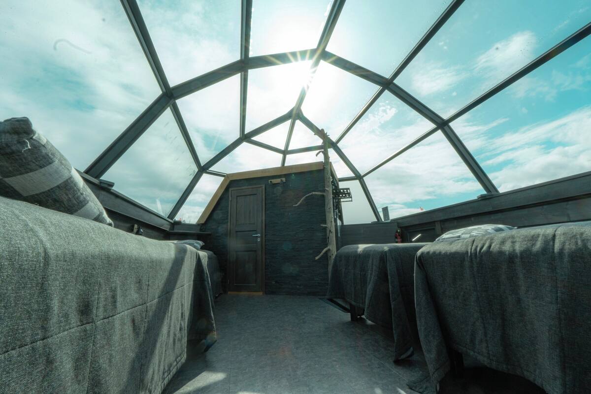 Family Glass Igloo (warm room) | Wi-fi (inkludert), individuelt dekorert og sengetøy
