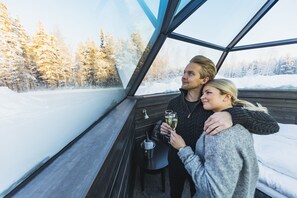 Individually decorated, free WiFi, bed sheets - Arctic SnowHotel & Glass Igloos (Rovaniemi)